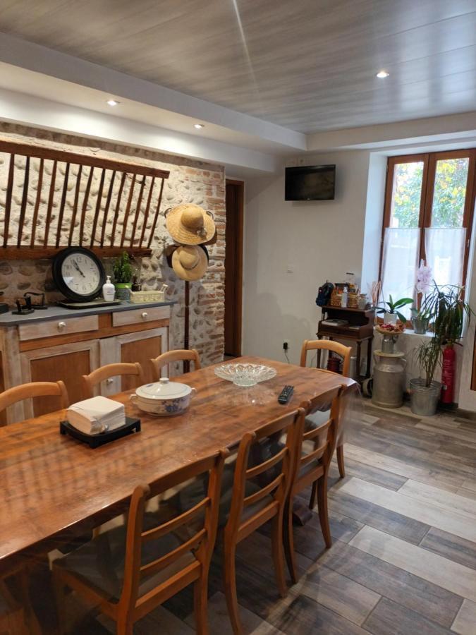 Chambre D'Hote Le Mercier Calmont  Buitenkant foto